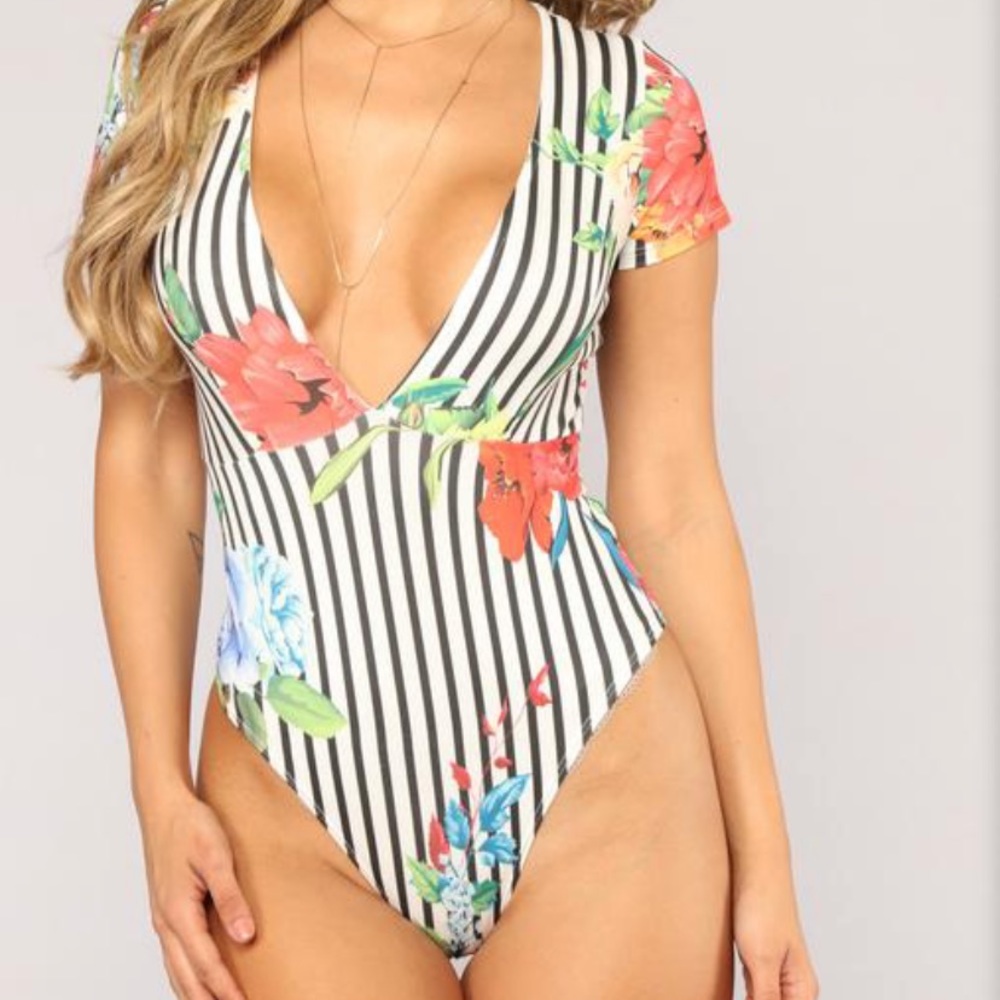 Fashion nova deep v bodysuit
